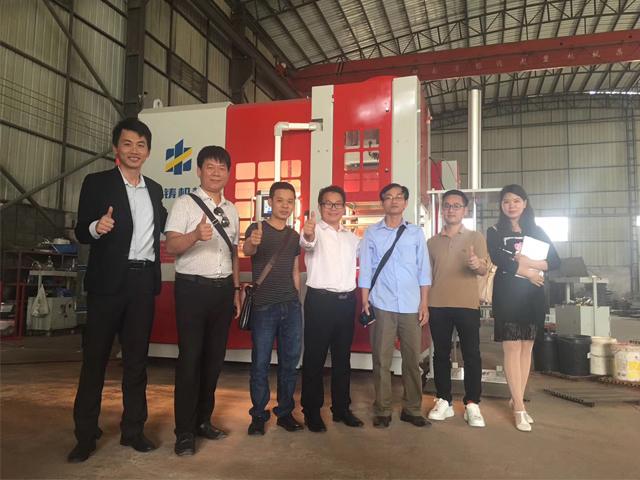 Vietnamese customers signed the model Z5161 automatic green sand casting molding equipment with Zoomzu Machinery